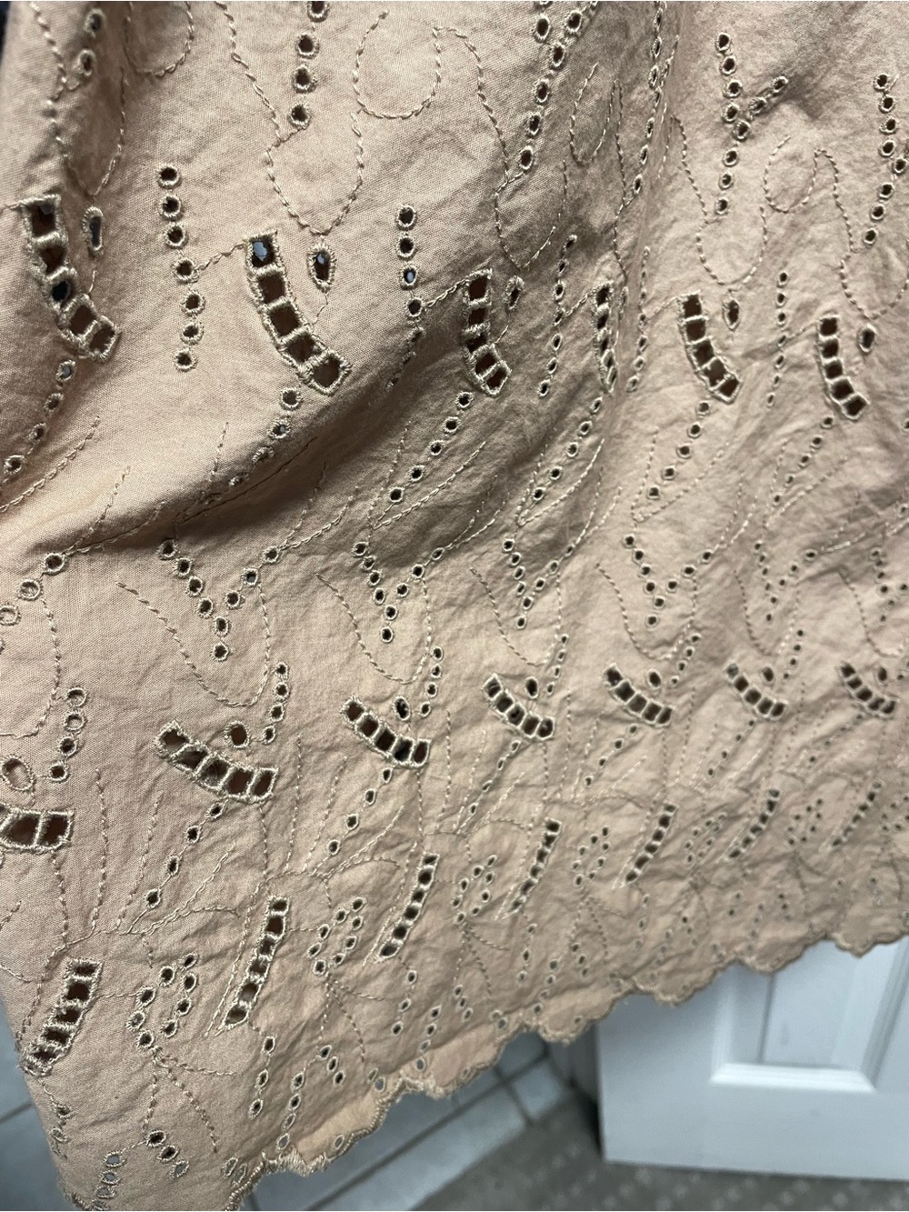 Women’s Beige Tiered Eyelet Midi Skirt, no brand - Picture 3 of 3
